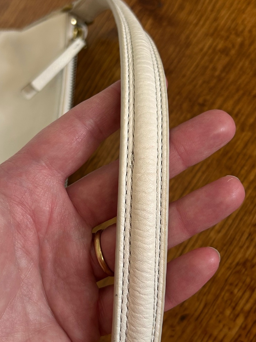 FOSSIL LEATHER SHOULDER BAG WITH PERFORATED DETAIL - Picture 8 of 10